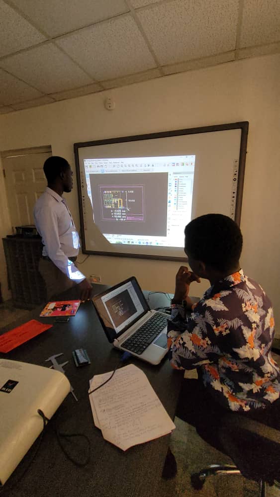 Students in tech lab 4